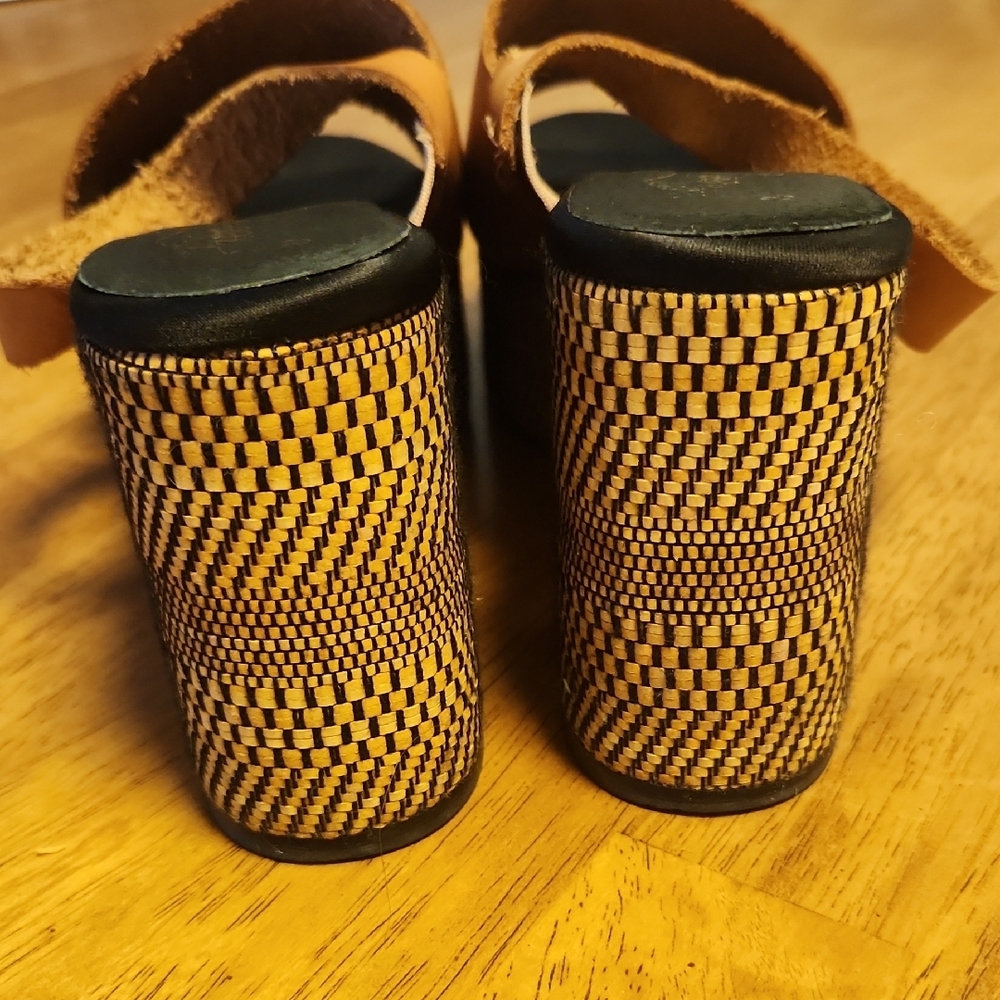 Free People Tan Platform Sandals - Picture 6 of 12
